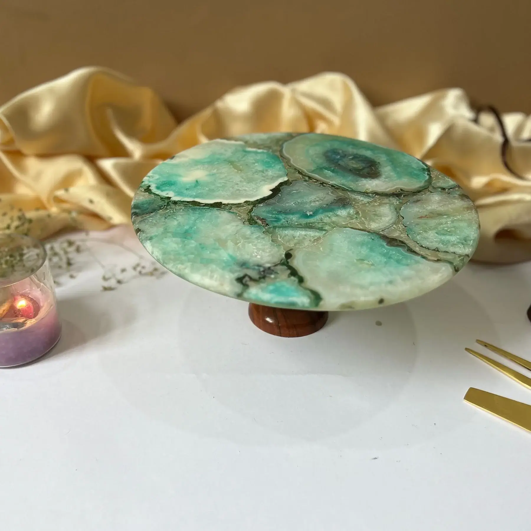 Agate Stone and Wood Cake Stand in Green