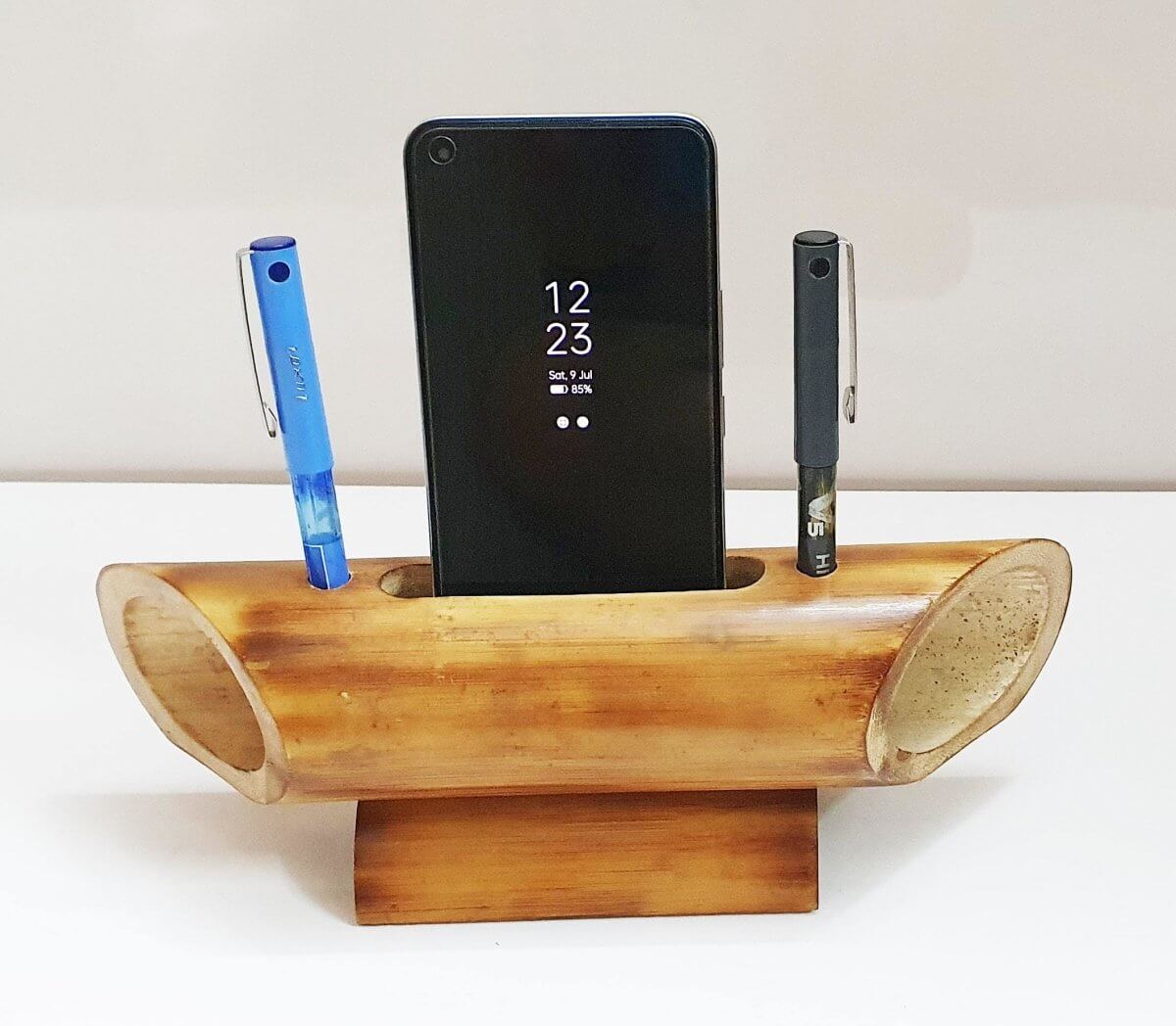 Bamboo Sound Amplifier cum Mobile Stand