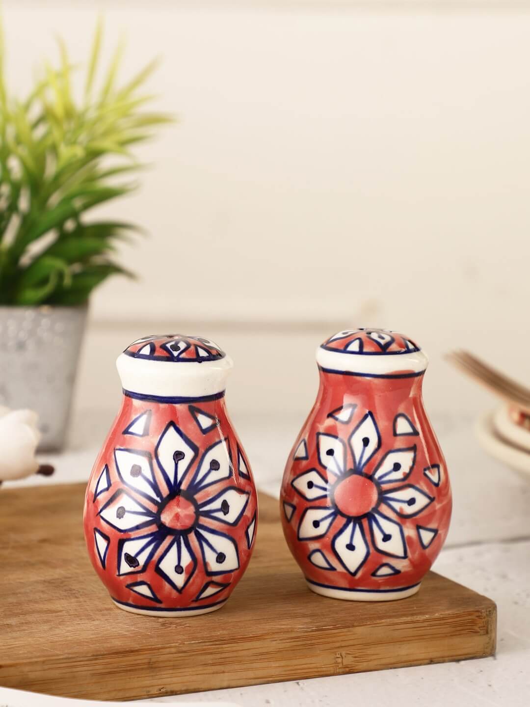 Ceramic Salt and Pepper Shaker, Set of 2