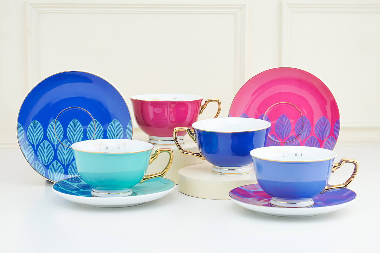 Fine Porcelain and Bone China with 24 Carat Gold Plating, Indian-Motif Tea Party Set with 1 high Tea Stand and 4 Cups & Saucers