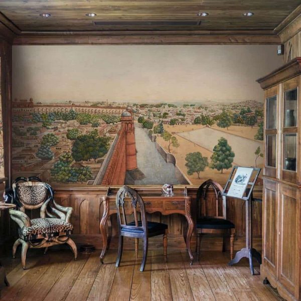 ‘Imperial Delhi’ Scene in Vintage Painting Style Wallpaper