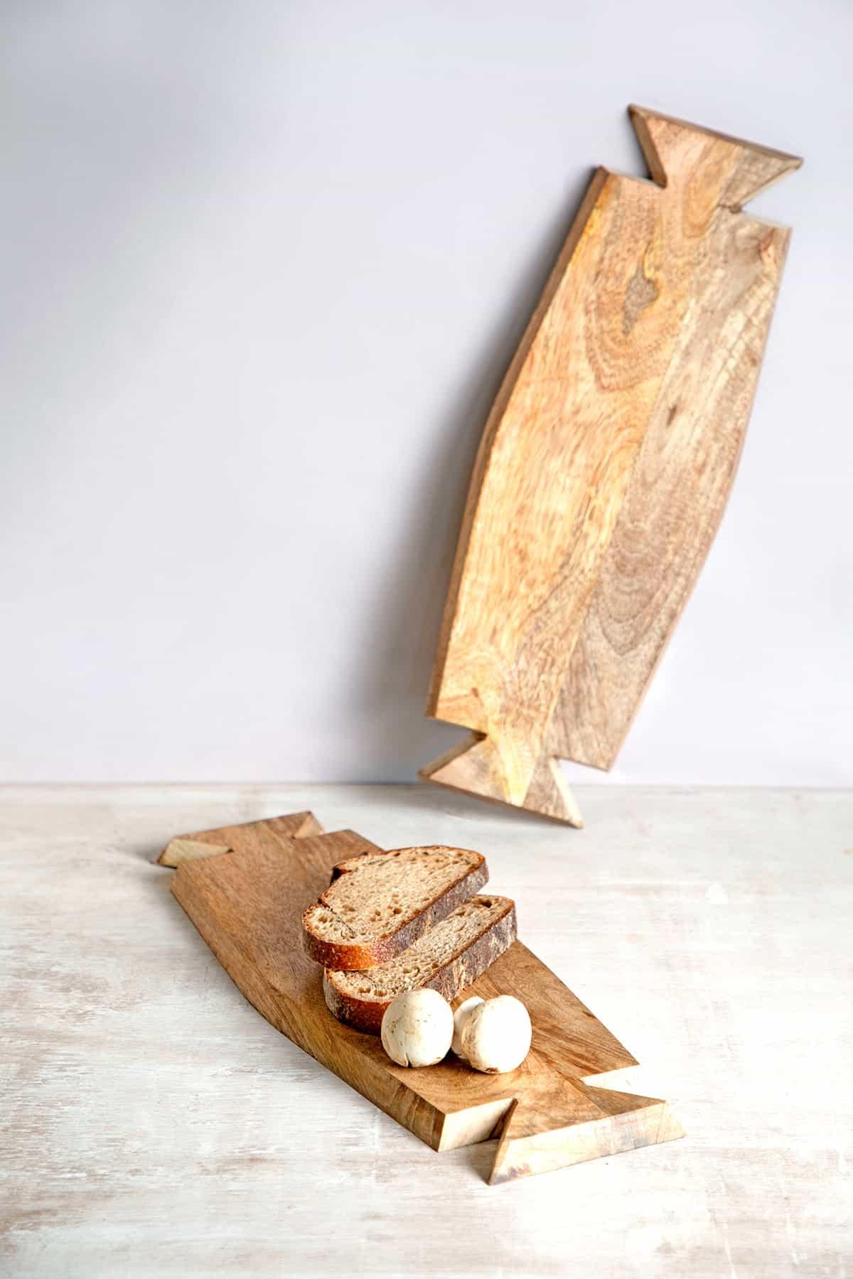Mango Wood Cheese Board (1 piece), Roz