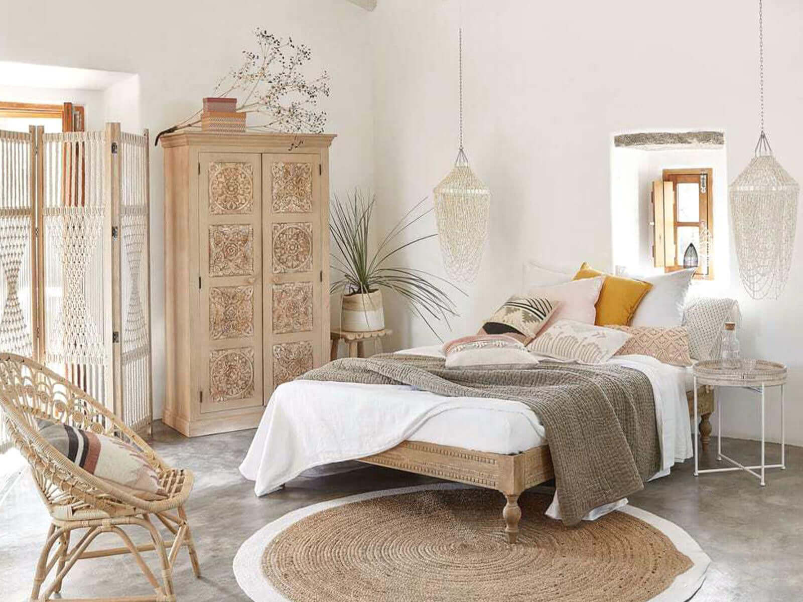 Queen Bed #5 in Mango Wood, Ajenta