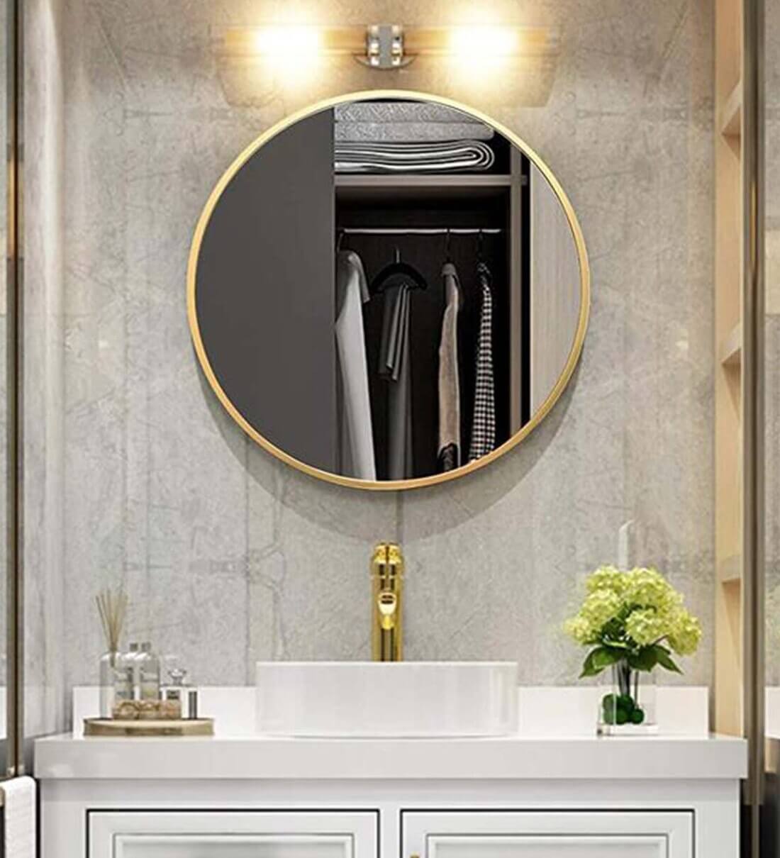 Mid-sized Round Wall Mirror With Gold Frame By CasaGold