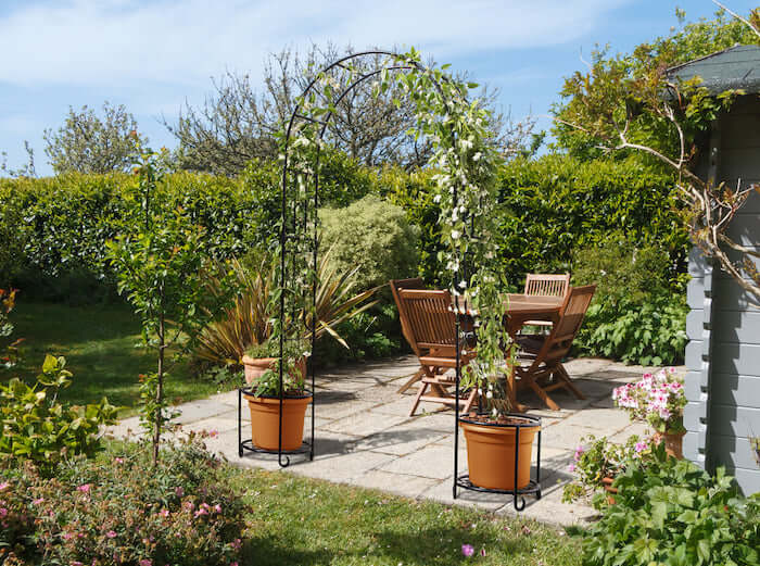 Steel Climbing Arch with 2 Plant Slots for Intertwining Plants, in Black