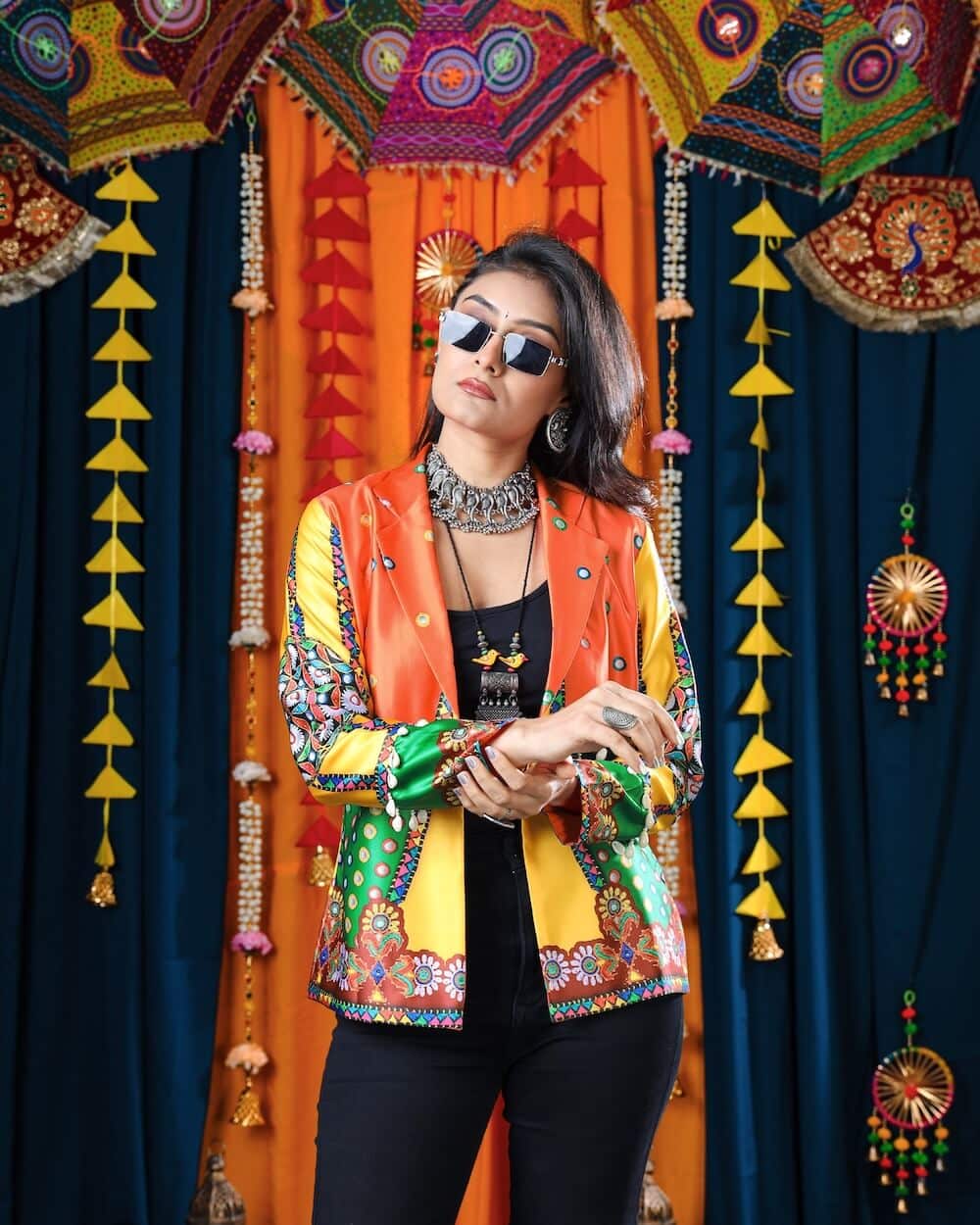 Bollywood Nahi, Fabwood Star Entry Look Jacket