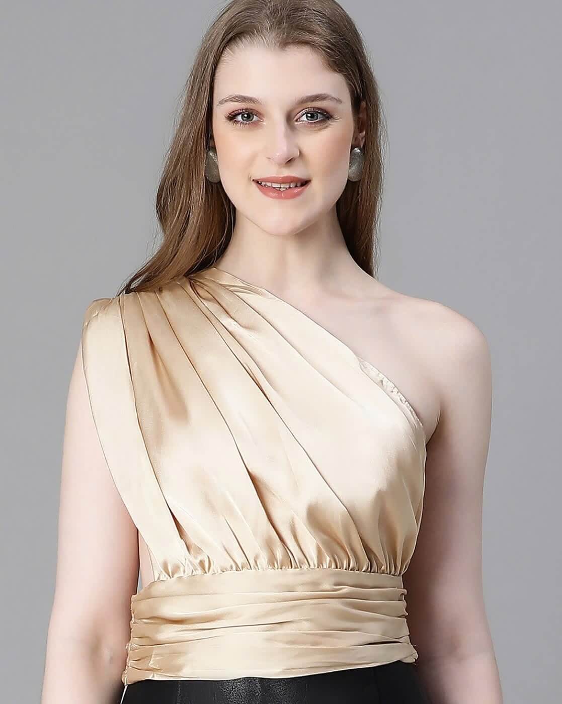 Regular Fit One-Shoulder Tank Top by Oxolloxo