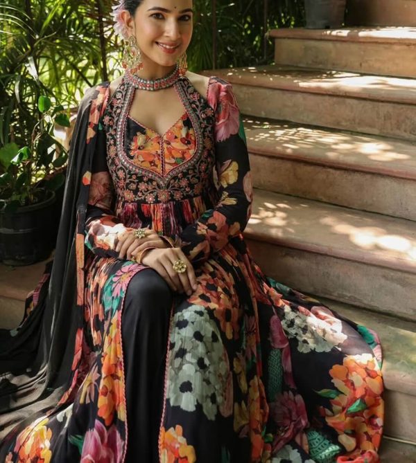 Black Vastramaya Jade Embroidered Regular Fit Anarkali Suit Set by AutumnLane