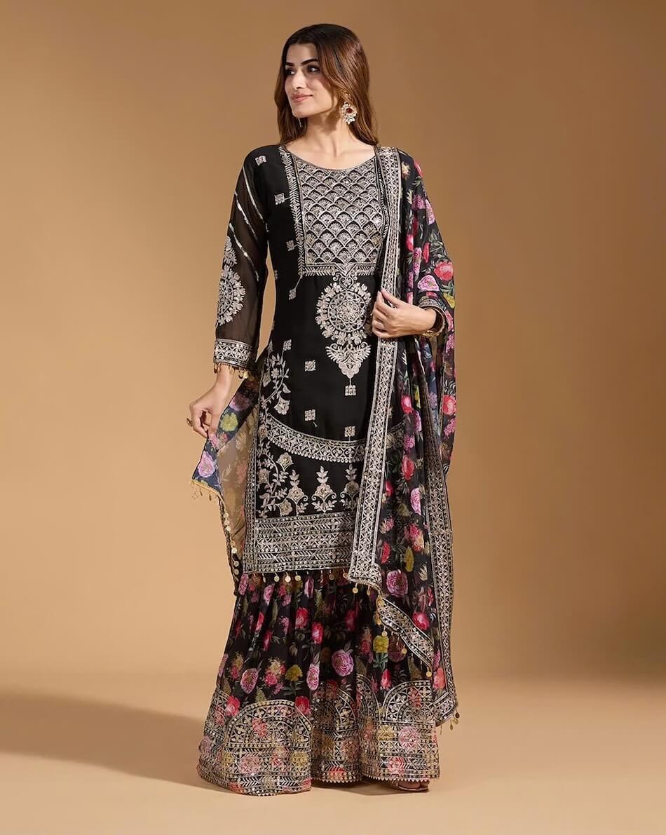 Embroidered Straight Kurta Set by Svaraa