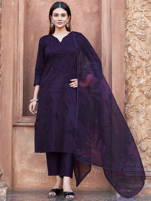 Floral Embroidered Regular Thread Work Kurta with Trousers & With Dupatta by Tikhi Imli