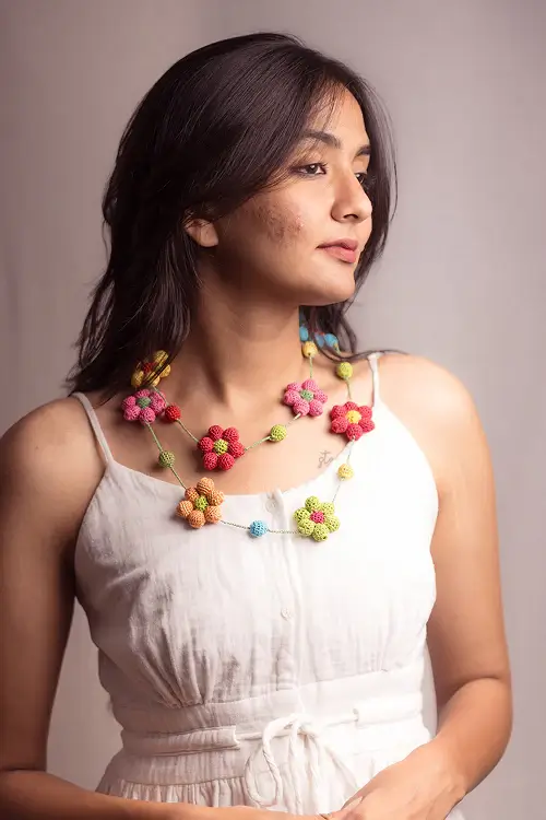 Samoolam Gulnaar Colorful Daisy - Bead String Necklace