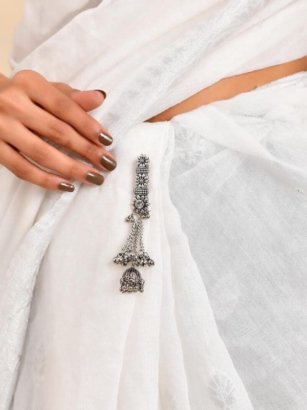 Traditional Silver Ghungroo Saree Pin by Silvermerc Designs