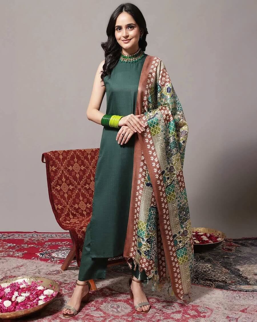 Solid Sleeveless Straight Kurta with Printed by Varanga