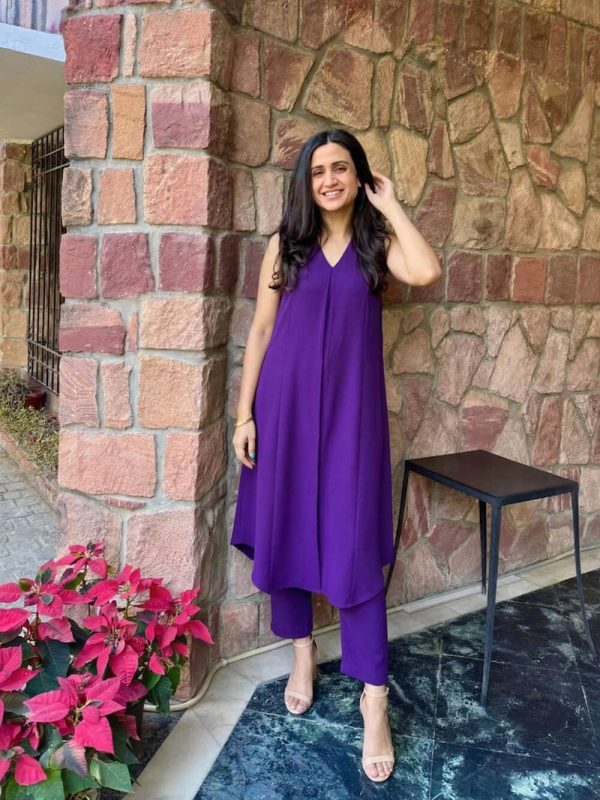 Begani Rayon Blend Solid A-Line Kurta With Pant by Gahan