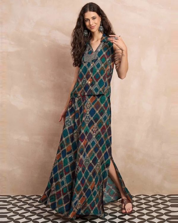 Printed Collared Neck Sleeveless Waistcoat With Skirts by In Weave