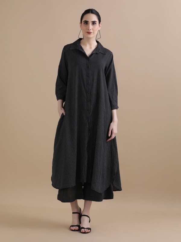 Relaxed Fit Kantha Printed A-Line Pure Cotton Monochrome Kurta and Trouser (Set of 2) by Black & Blah Blah